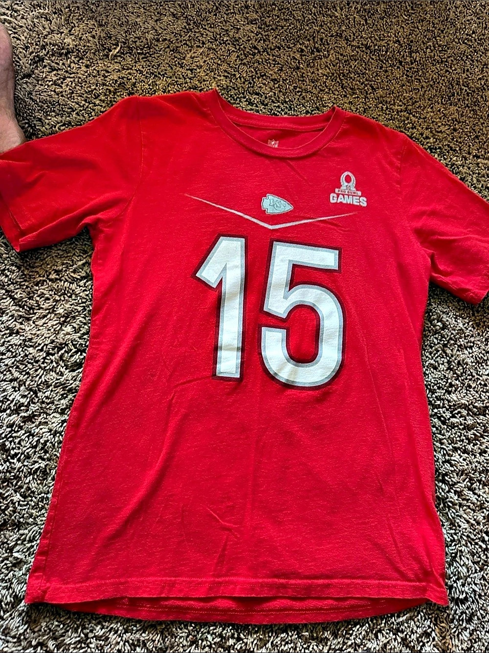 NFL Patrick Mahomes #15 Boys Large Red Football Tee